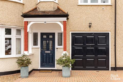 18 Highfield Drive, West Wickham, BR4 9NH