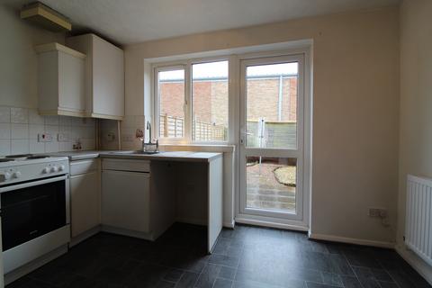 2 bedroom terraced house to rent, Chequers Close, Hereford HR4