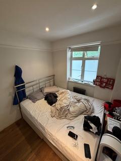 3 bedroom flat for sale, Old Brompton Road, London SW5