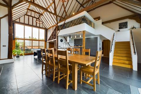 5 bedroom barn conversion to rent, Liston Hall Lane, Gosfield, Essex, CO9