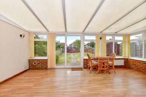 31 Chestnut Drive, Greenhill, Herne Bay, CT6 7PP
