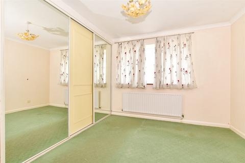 31 Chestnut Drive, Greenhill, Herne Bay, CT6 7PP