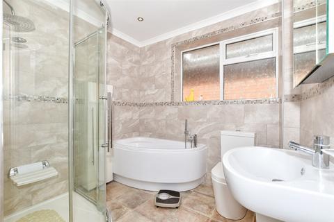 31 Chestnut Drive, Greenhill, Herne Bay, CT6 7PP