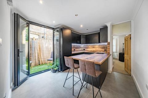 2 bedroom flat for sale, Glenelg Road, Brixton