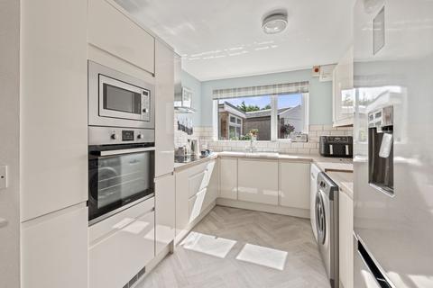 6 Burdett Close, Skegness, PE25 2NY