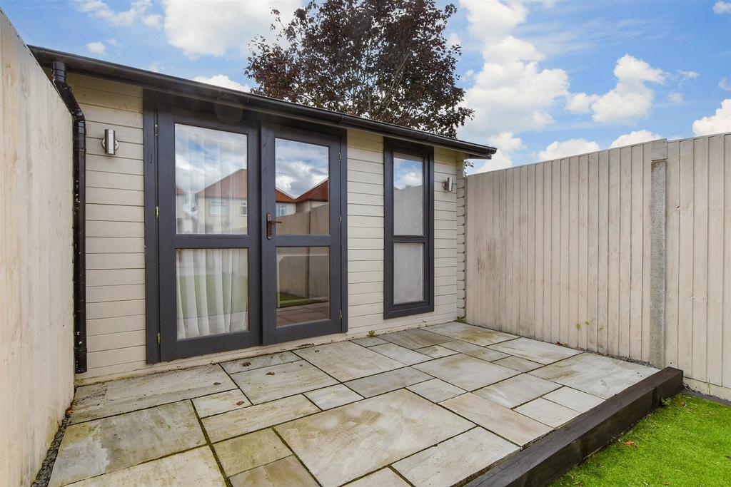 Workshop/Outbuildings