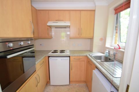 1 bedroom apartment to rent, Woodlands Court Walderslade Road ME5