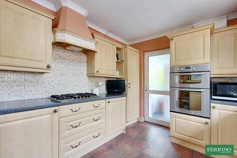 3 bedroom detached house for sale, Kimberley Drive, Lydney, Gloucestershire. GL15 5AD