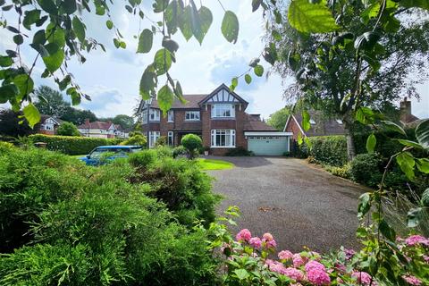 4 bedroom detached house for sale, Berkeley Crescent, Crewe CW2