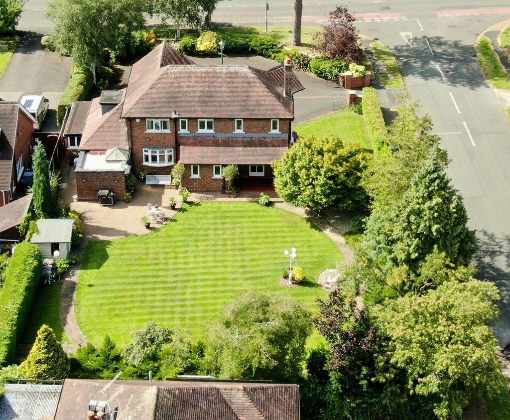 Berkeley Crescent, Crewe CW2 4 bed detached house for sale £585,000