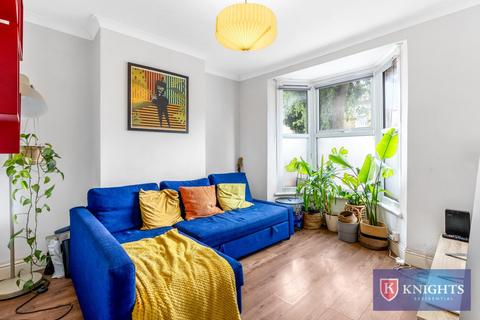 2 bedroom house for sale, Oxford Road, London, N9