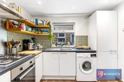 2 bedroom house for sale, Oxford Road, London, N9