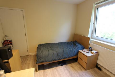 4 bedroom flat to rent, Bayham Street, London NW1