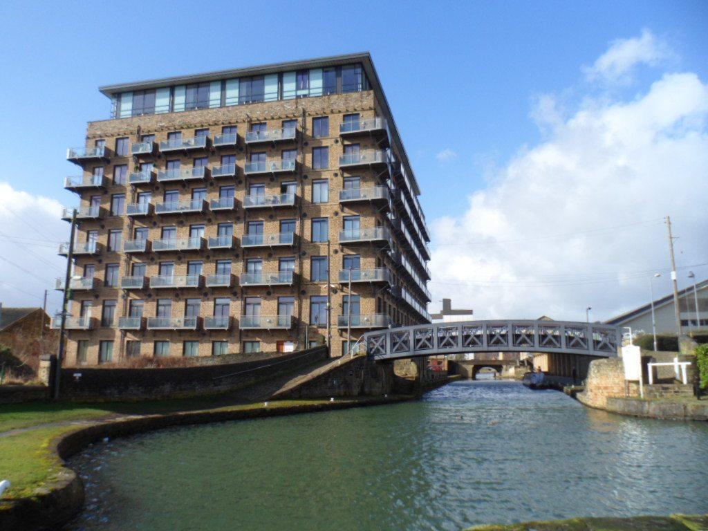 1 Bed unfurnished Apartment