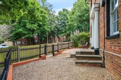 2 bedroom terraced house for sale, Banbury,  Oxfordshire,  OX16