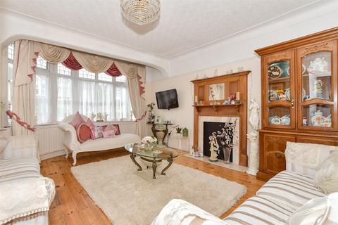 4 bedroom semi-detached house for sale, Cavendish Avenue, Woodford Green, Essex