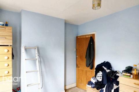 12 Tree Road, London, E16 3DZ