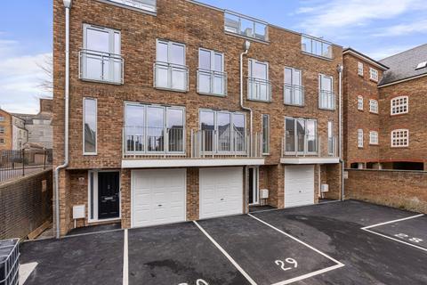 3 bedroom townhouse for sale, Rochester, Kent ME1