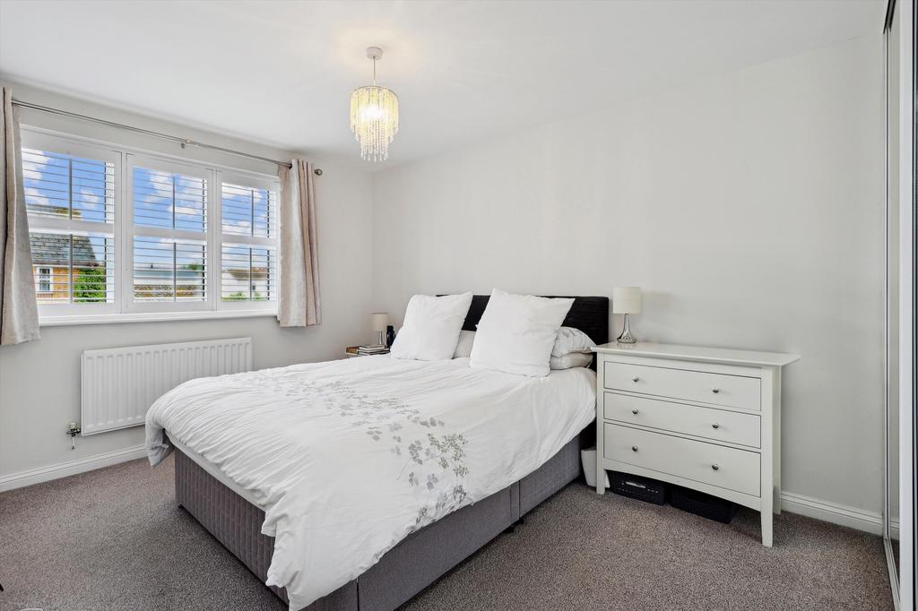 Riverview Gardens, Cobham, KT11 4 bed semidetached house to rent £
