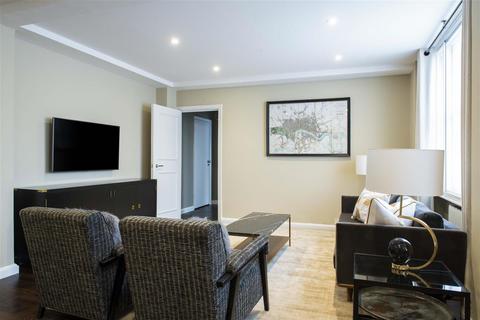 3 bedroom flat to rent, 39 HILL STREET, London, W1J