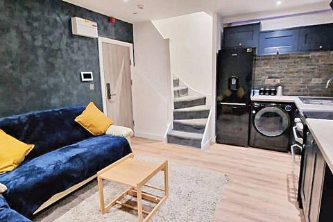 2 bedroom duplex to rent, Strathnairn Street, Cardiff CF24