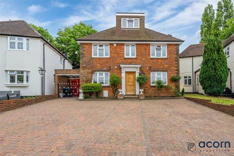 3 bedroom detached house to rent, Pear Close, London NW9