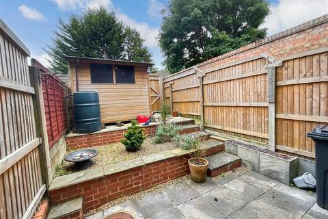 2 bedroom end of terrace house for sale, Market Place, Aylesham, Canterbury, Kent