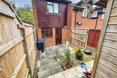 2 bedroom end of terrace house for sale, Market Place, Aylesham, Canterbury, Kent