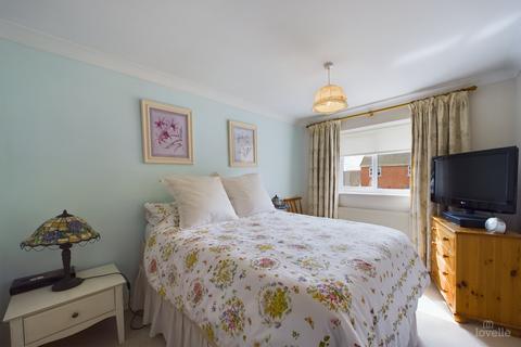7 Gleneagles Crescent, New Holland, Barrow-upon-humber, DN19 7TL