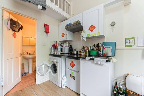 Studio to rent, CROMWELL ROAD, Kensington, London, SW5