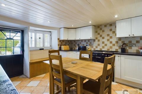 2 bedroom end of terrace house for sale, North Street, Ipplepen