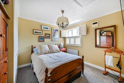 25 Stonebridge Field, Eton, Windsor, SL4 6PS