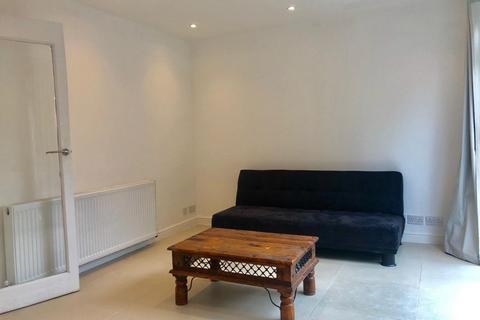 3 bedroom terraced house to rent, London SW12