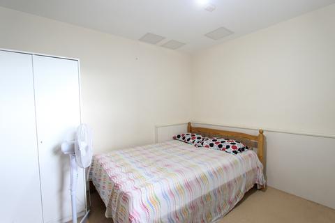 1 bedroom flat to rent, Flat 169 City View, Centreway Apartments ,Axon Place, Ilford, IG1