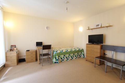 1 bedroom flat to rent, Flat 169 City View, Centreway Apartments ,Axon Place, Ilford, IG1