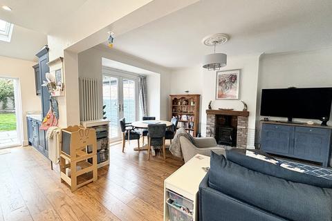 52 Park Road, Salford, M6 8JR