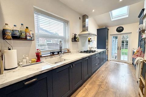 52 Park Road, Salford, M6 8JR