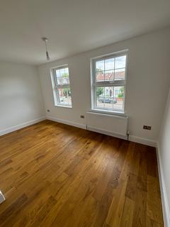 3 bedroom terraced house to rent, New Wanstead, E11