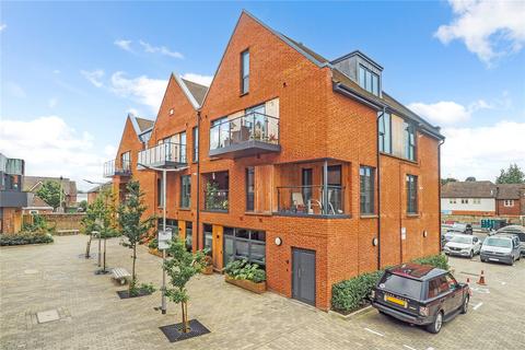 2 bedroom flat for sale, Dragon Street, Petersfield, Hampshire