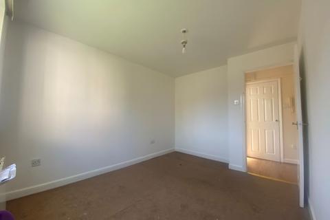 2 bedroom flat to rent, Barra House, Scammell Way, Watford WD18