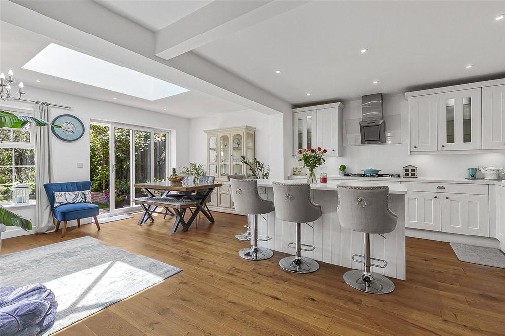 Kitchen/Dining Area