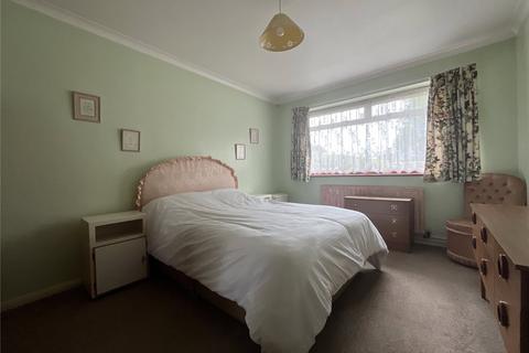 2 bedroom bungalow for sale, Farm Road, Chatham, Kent, ME5