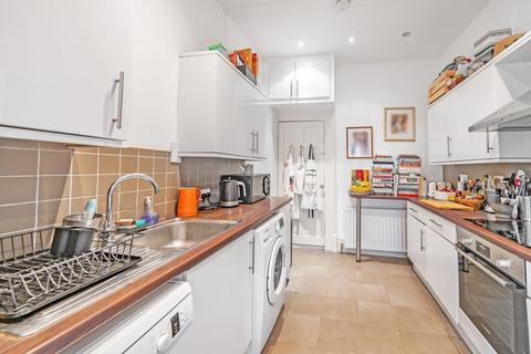 3 bedroom flat for sale, Mapesbury Road, Mapesbury