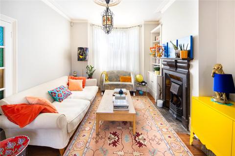 52 Roding Road, London, E5 0DW