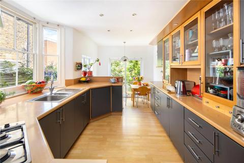 52 Roding Road, London, E5 0DW