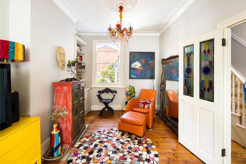 52 Roding Road, London, E5 0DW