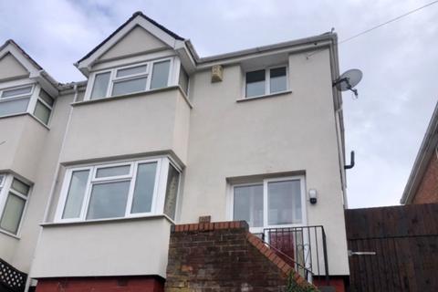 3 bedroom semi-detached house to rent, Plymouth Road, Redditch B97