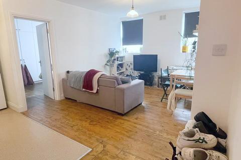 2 bedroom apartment to rent, Kingsland Road, Hackney E2