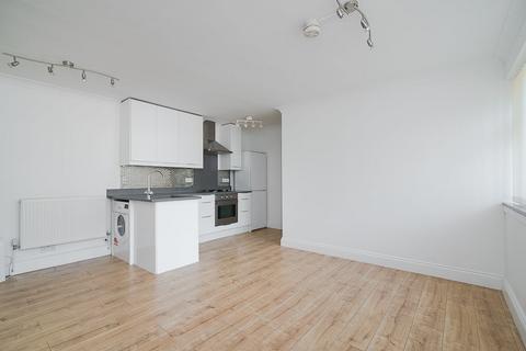 1 bedroom flat to rent, Upper Teddington Road