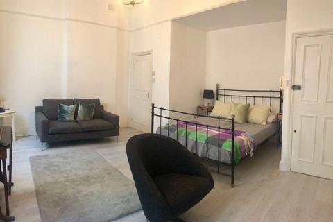 1 bedroom flat to rent, Warwick Square, London SW1V